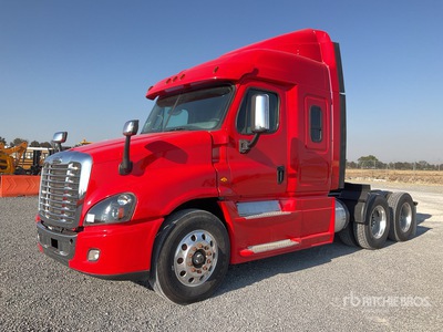 2018 Freightliner Cascadia 125 6x4 Tractocamion con Dormitorio / Cabeza Tractora Cabina Dormitorio