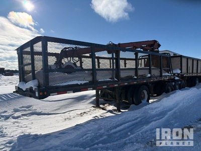 1982 Fontaine 35 ft Tri/A Logging/Stone Pup Flatbed Trailer
