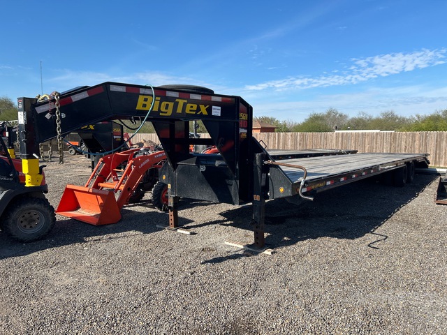 Big Tex 25GN-40D5A-MRBK 40 ft T/A Gooseneck Equipment Trailer