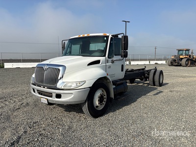 2005 International 4300 4x2 Cab and Chassis