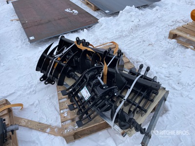 Quantity of (8) 2026 GIYI VCA-8 Mini Excavator Attachments - Fits Cat 301 (Unused)