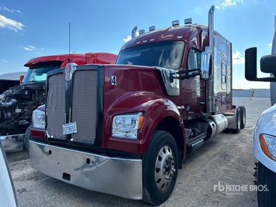 2021 Kenworth W990 6x4 Cabeza Tractora Cabina Dormitorio