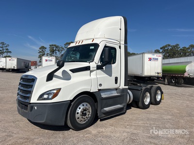 2020 Freightliner Cascadia 126 6x4 T/A Day Cab Truck Tractor