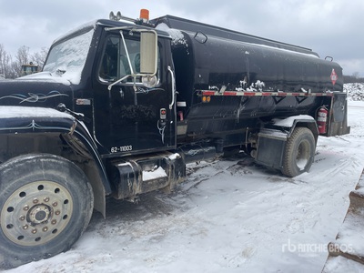 1989 International S1954 2200 gal 4x2 Autocarro trasporto carburante