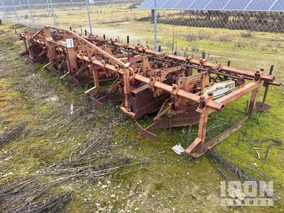 International 296 6 Row Planter