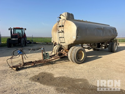 1967 Beall 5500 gal T/A Turntable タンクトレーラー