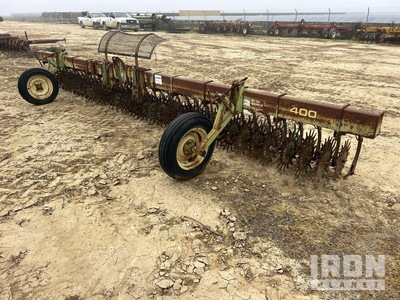 John Deere 400 260 in 3-Point Cultivator