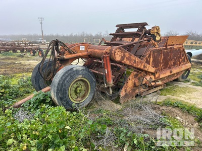 Johnson 80B 4 Tire Hydraulic Pull Scraper