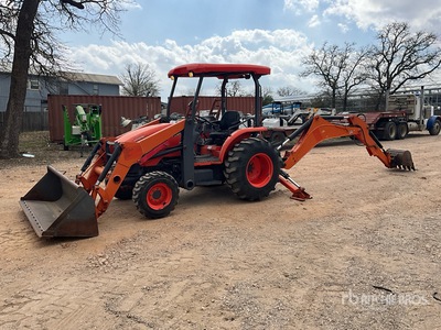 Kubota M62 トラクター