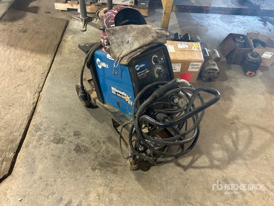 2011 Miller Millermatic 211 150 A MIG Electric Welder
