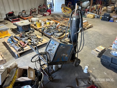 Millermatic Millermatic 211 Auto Set 150 A MIG Electric Welder