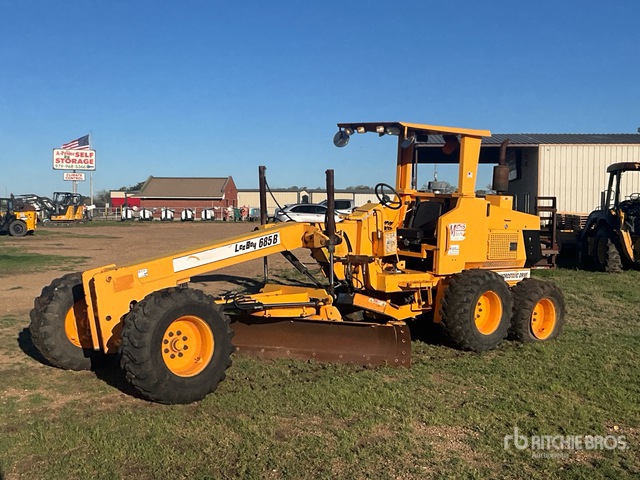 2012 LeeBoy 685B Motor Grader