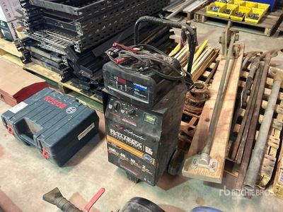 Quantity of (2) Caricabatterie