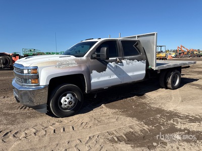 2017 Chevrolet Silverado 3500HD 4x2 Crew Cab Flatbed Truck