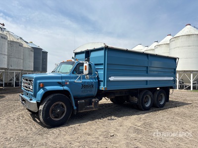 1982 GMC 7000 6x4 Grain Truck
