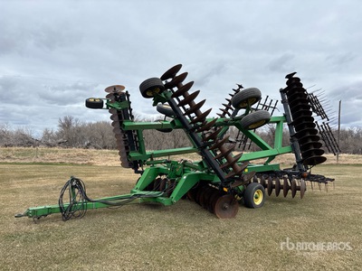 John Deere 650 33 ft Tandem Disc