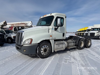 2011 Freightliner Cascadia 125 6x4 T/A Day Cab Truck Tractor