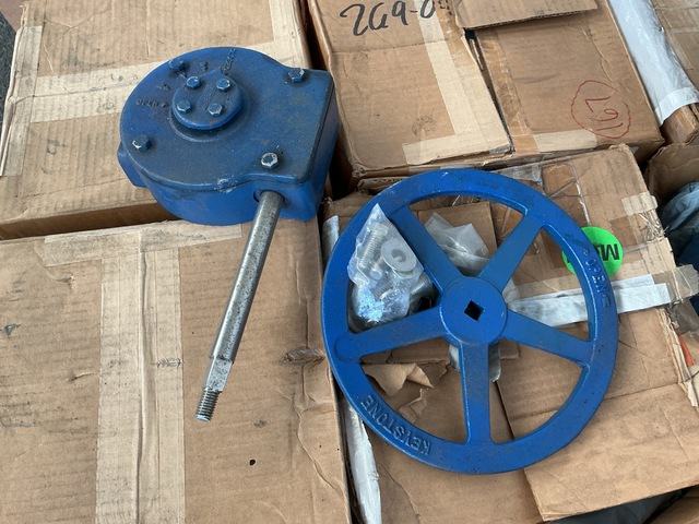 (21) 440-819-120-420-077 Valve Gear Operators