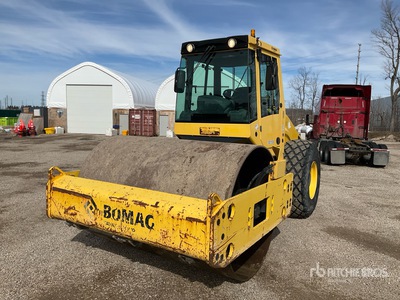 2015 Bomag BW211D-50 Gładka zagęszczarka bębnowa