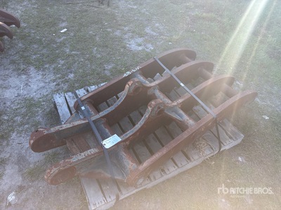 Pemberton 30 in Excavator Thumb - Fits Cat 336