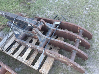 Pemberton 30 in Excavator Thumb - Fits Cat 336