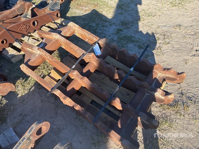 Pemberton 30 in Excavator Thumb - Fits Cat 336