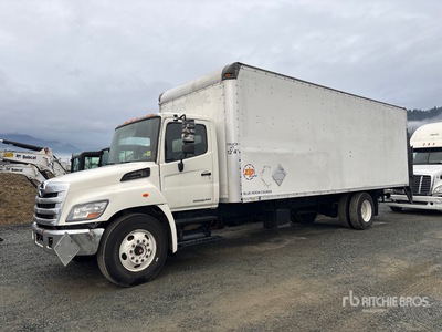 2013 Hino 338 Kastenwägen