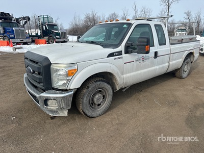 2013 Ford F-250 4x2 Extended Cab Pickup