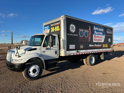 2003 International 4300 4x2 Van Truck