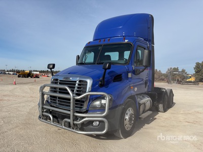 2020 Freightliner Cascadia 113 6x4 T/A Day Cab Truck Tractor