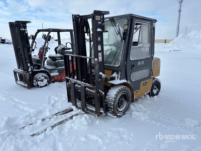 Cat GP30K 5500 lb Carrelli Elevatori