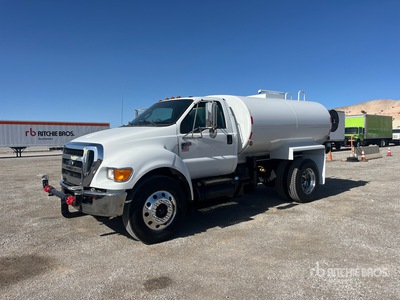 2012 Ford F-750 4x2 散水車