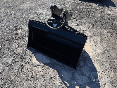 2026 GIYI GY-D3T 32 in CAT Tilting Excavator Bucket (Unused)