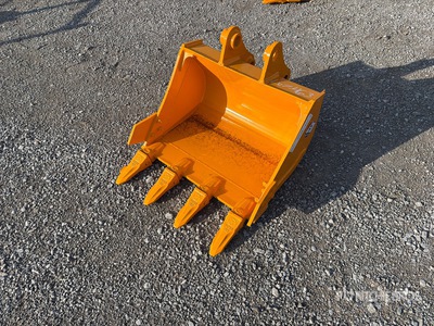 2026 GIYI 24 in Digging Excavator Bucket - Fits Cat 303 (Unused)