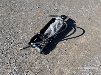 2026 GIYI GY-XJ3T 30 in Hydraulic CAT Hydraulic Excavator Thumb (Unused)