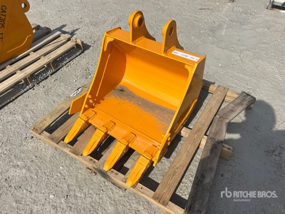 2026 GIYI GY-BK 24 in Digging Excavator Bucket - Fits Cat 303 (Unused)