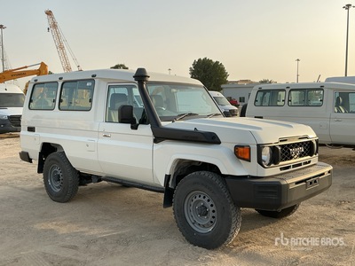 2024 Toyota Land Cruiser 78R 4x4 SUV (Unused)
