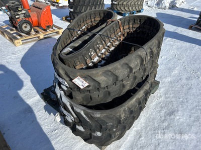 Quantity of (2) Rubber 400 x 72.5k x 74 Sporen