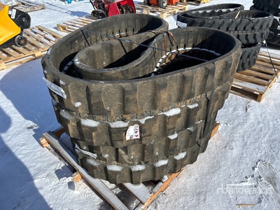 Quantity of (2) Rubber 400 x 72.5 x 74 Sporen