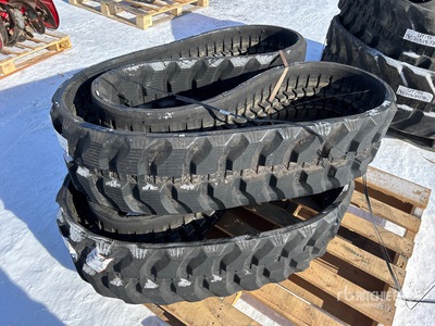 Quantity of (2) Rubber 300 x 52.5 x 98 Sporen