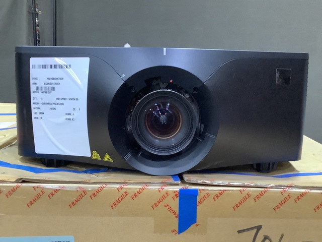 (7) Christie DWU1075-GS Projectors