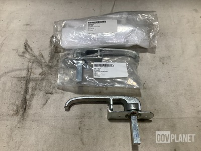 (44) General Dynamics 4002863 Door Handles