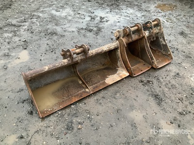 Quantity of (3) 1.5 Ton Excavator Bucket