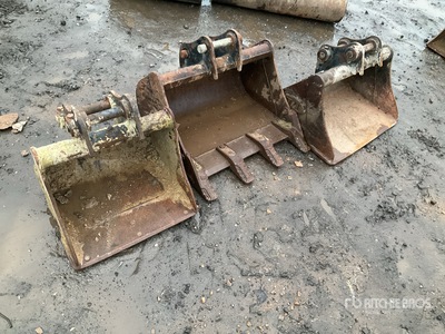 Quantity of (3) 1.5 Ton Excavator Bucket