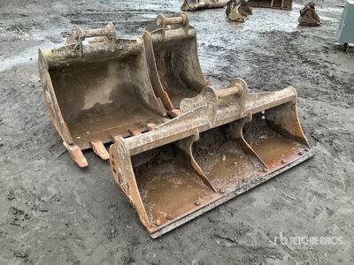 Quantity of (3) 8 Ton エクスカベーター用バケット