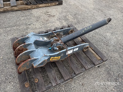 2022 Brandt 24 in Excavator Thumb - Fits John Deere 75, 85G