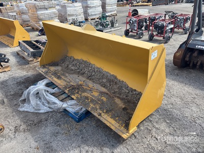 John Deere 92 in Backhoe Loader Bucket
