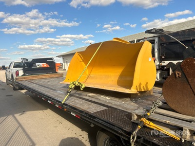 2021 John Deere 2.5 cyd Wheel Loader Bucket - Fits John Deere 444, 624P