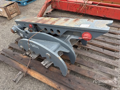 2022 JRB 36 in Excavator Thumb - Fits John Deere 180, 210, 245G