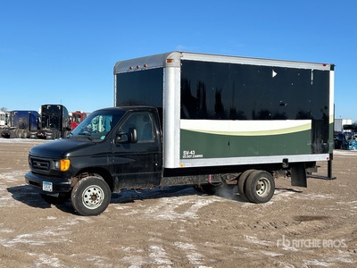 2004 Ford E-350 4x2 Van Truck